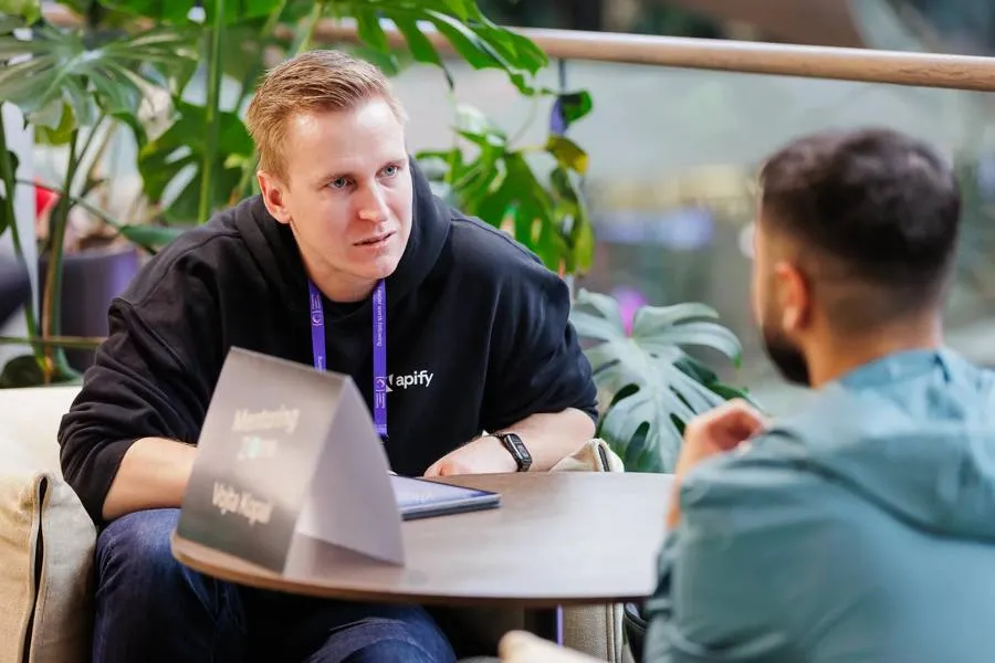 Marian Kamenistak in a 1:1 mentoring session